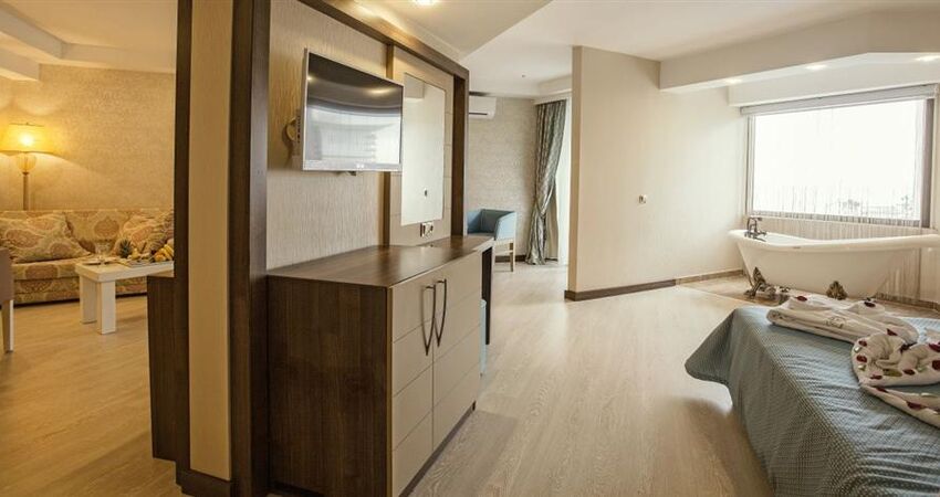 Adin Beach Hotel
