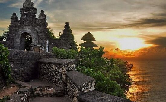 Tropikal Adalar:  Bali (4gece) – Singapur (1gece)