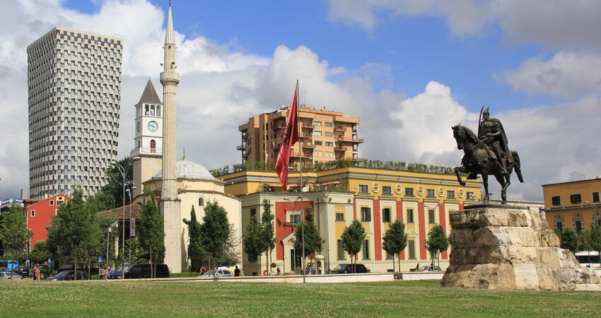 BAŞTAN SONA BALKANLAR TURU 9 ÜLKE 8 GECE 9 GÜN